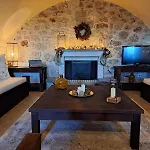 Agia Sofia ένα υπέροχο καταφύγιο στο βουνό Agia Sofia (Arcadia)