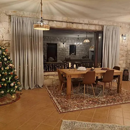 Agia Sofia ένα υπέροχο καταφύγιο στο βουνό Βίλα Agia Sofia (Arcadia)