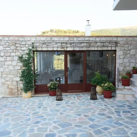 Agia Sofia ένα υπέροχο καταφύγιο στο βουνό Villa