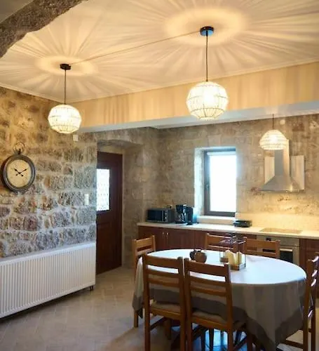 Villa Agia Sofia ένα υπέροχο καταφύγιο στο βουνό Βίλα