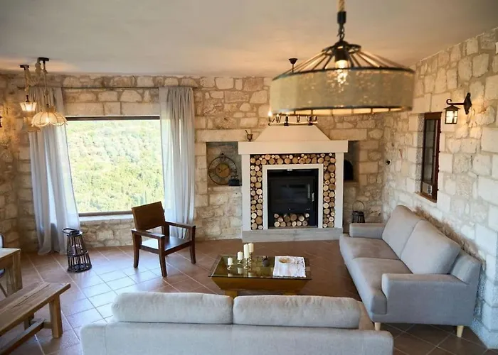 Βίλα Villa Agia Sofia ένα υπέροχο καταφύγιο στο βουνό *